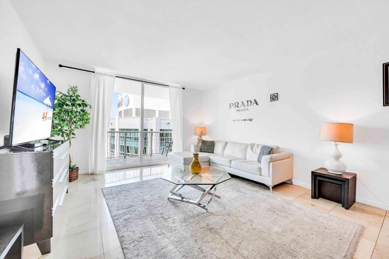 Modern 1 Bed In The Heart Of Brickell With Free Parking Daire Miami Dış mekan fotoğraf